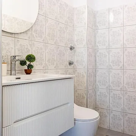 23 - Central, Access Апартаменты Химара